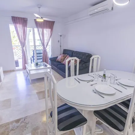 Sun Fuentes Apartment *